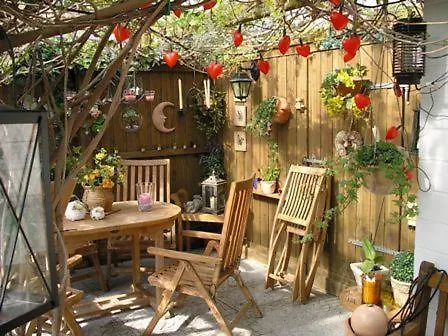 Haus Mit Lilie Und Rose * Westerdeichstrich