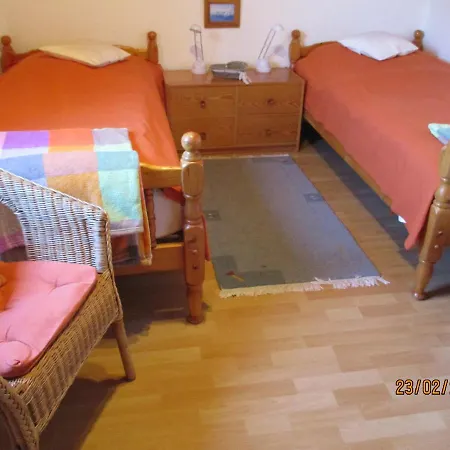 Apartamento Haus Mit Lilie Und Rose Westerdeichstrich