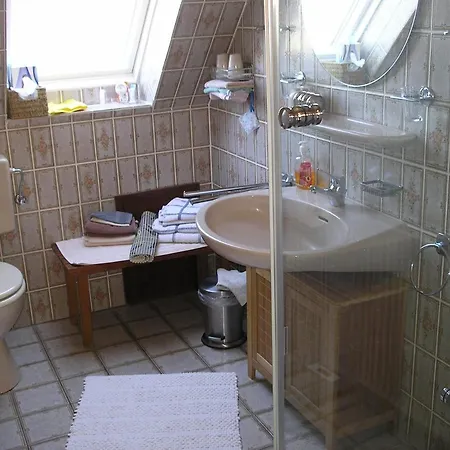 Haus Mit Lilie Und Rose * Westerdeichstrich