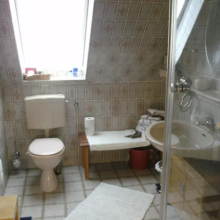 Appartement Haus Mit Lilie Und Rose Westerdeichstrich