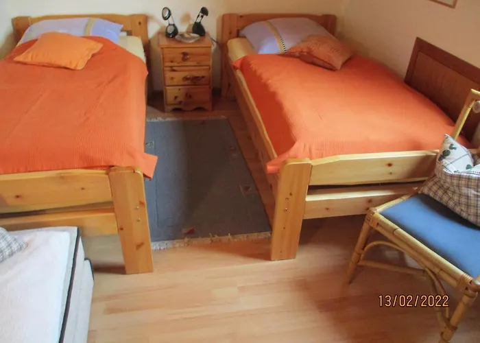 Appartement Haus Mit Lilie Und Rose